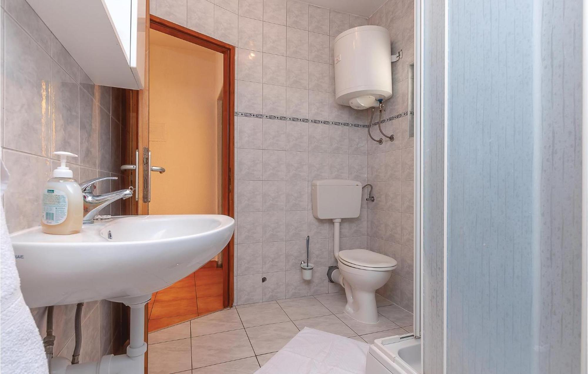 Gorgeous Apartment In Tisno With Kitchen 外观 照片